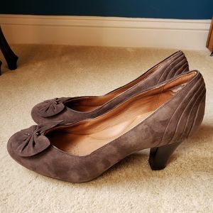 Clarks Heels, brown suede
